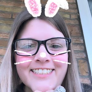 Meet your Posher, Alexis